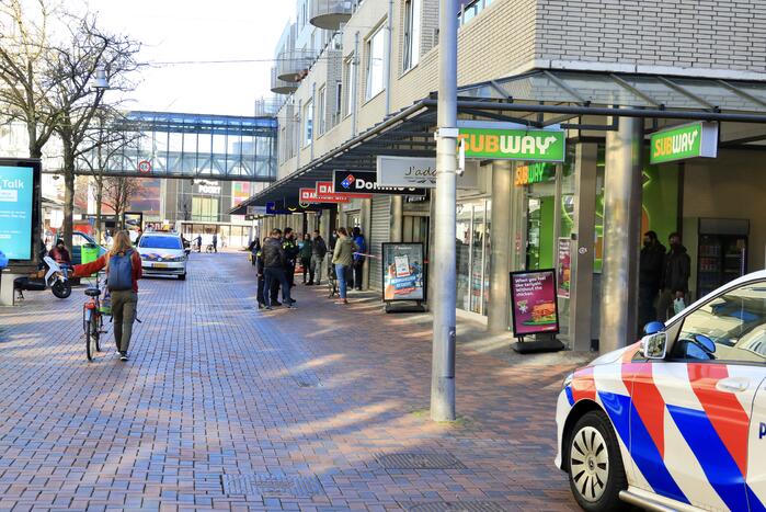 Politie doet onderzoek naar gewapende overval op Domino's Pizza