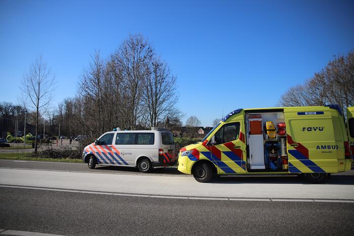 Fietser ernstig gewond bij botsing met auto