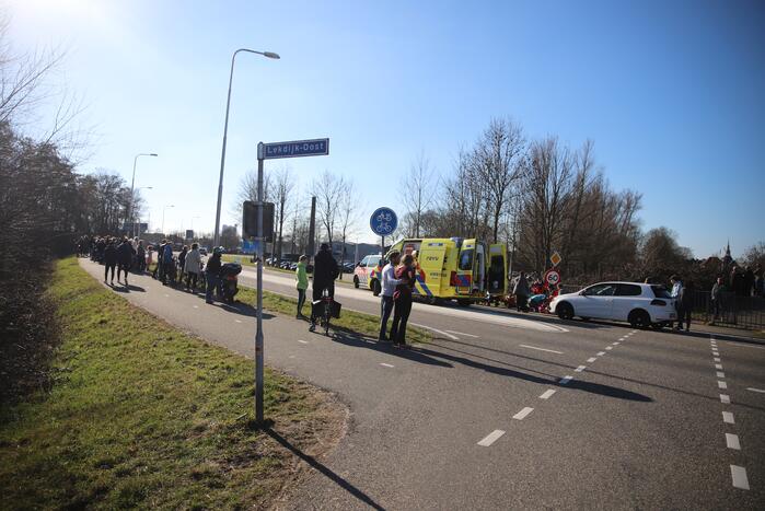 Fietser ernstig gewond bij botsing met auto
