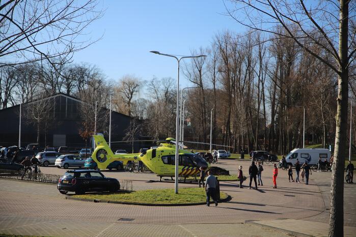 Fietser ernstig gewond bij botsing met auto