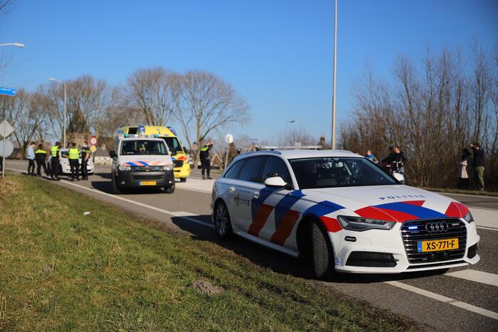 Fietser ernstig gewond bij botsing met auto