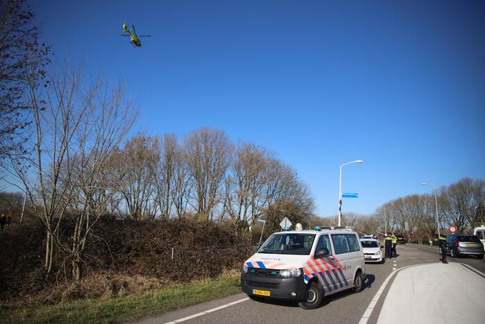 Fietser ernstig gewond bij botsing met auto