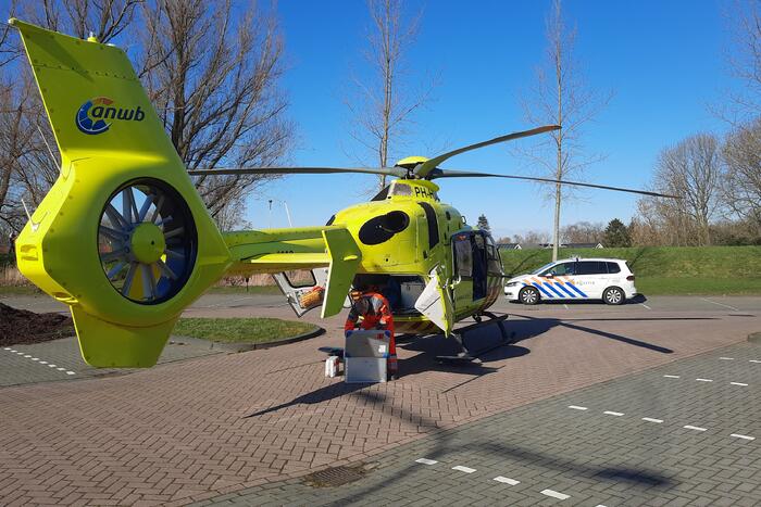 Fietser ernstig gewond bij botsing met auto