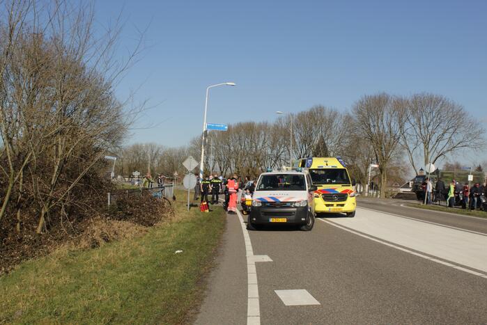 Fietser ernstig gewond bij botsing met auto