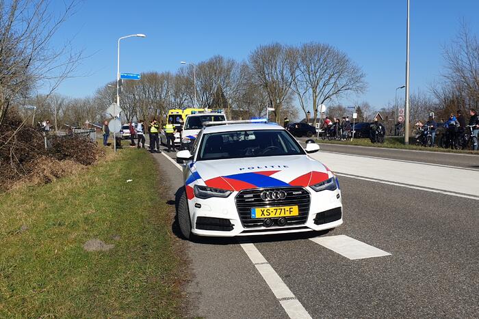 Fietser ernstig gewond bij botsing met auto