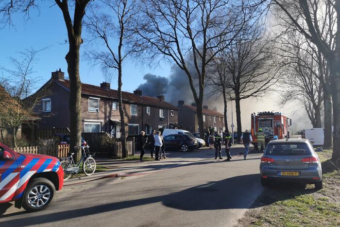 Veel rook bij brand in schuur