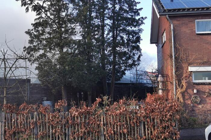 Veel rook bij brand in schuur