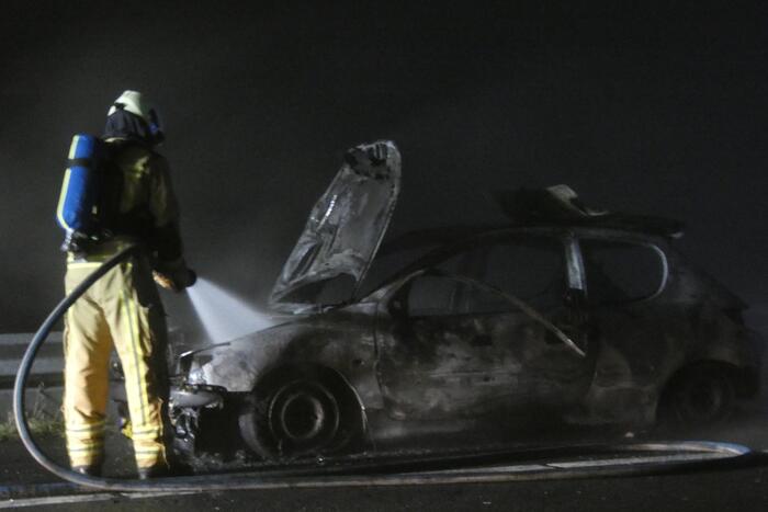 Auto volledig uitgebrand
