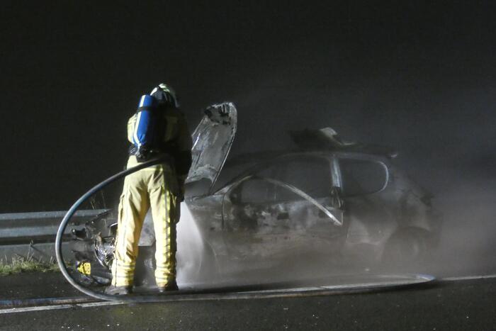 Auto volledig uitgebrand