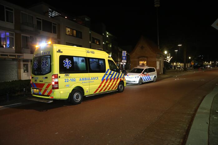 Persoon op skeelers aangereden door auto