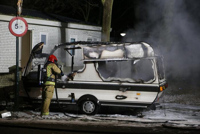 Caravan volledig verwoest door brand