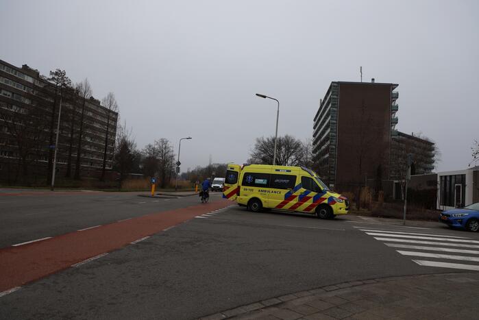 Scooterrijdster gewond na uitwijkmanoeuvre