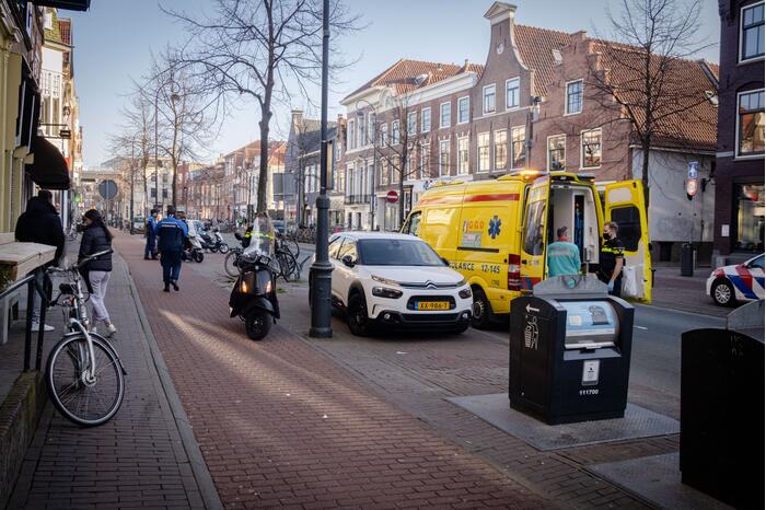 Fietser gewond bij botsing met scooterrijder