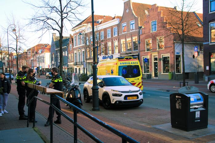Fietser gewond bij botsing met scooterrijder