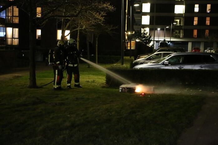 Vuurwerkresten geblust door brandweer