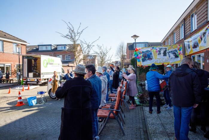 Groot feest op straat voor 60-jarig bruidspaar Rijk en Bea Marcus