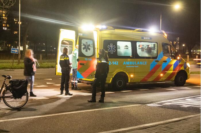 Twee fietsers in botsing na inhaalactie