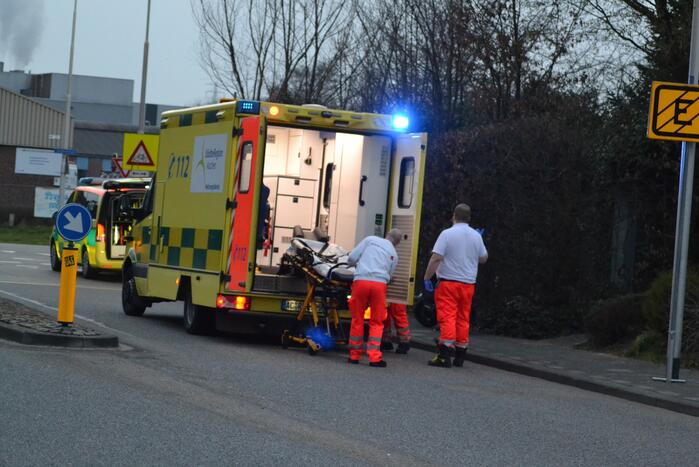 Scooterrijder aangereden door personenauto