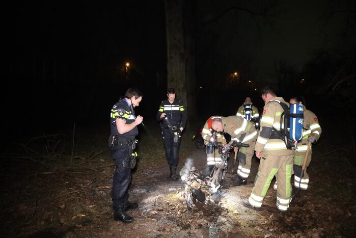 Scooter in brand gestoken