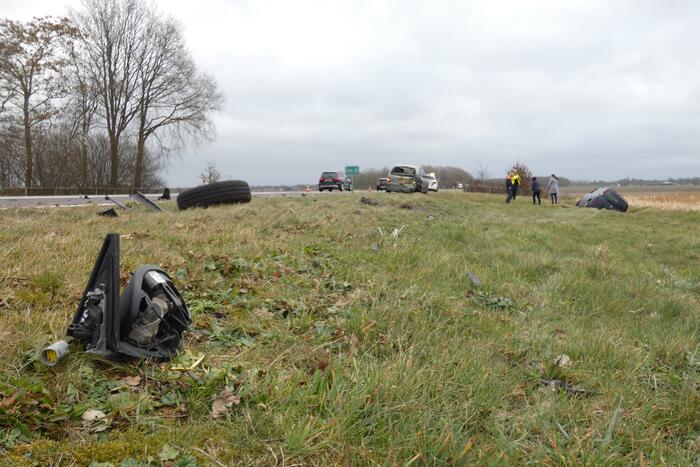 Auto belandt in sloot bij ongeval