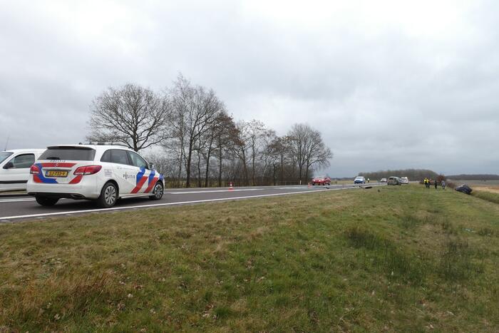 Auto belandt in sloot bij ongeval