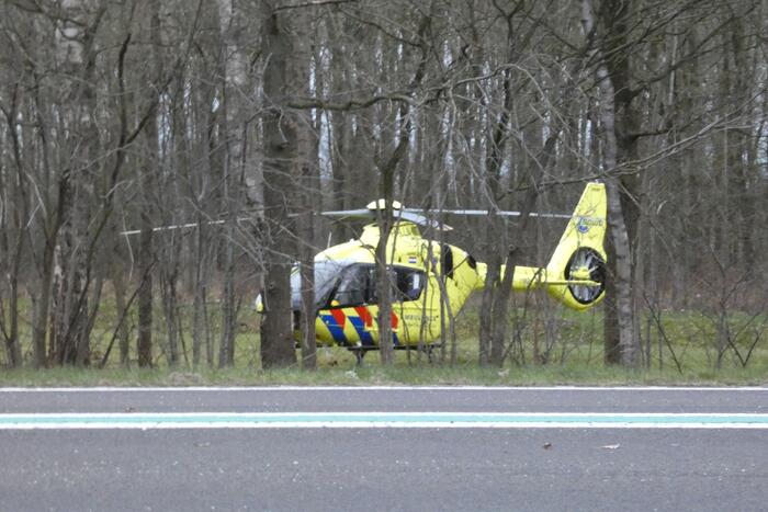 Bestuurder bekneld bij ernstig verkeersongeval
