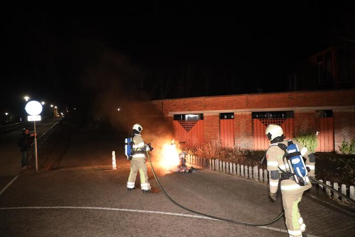 Wederom scooter verwoest door brand