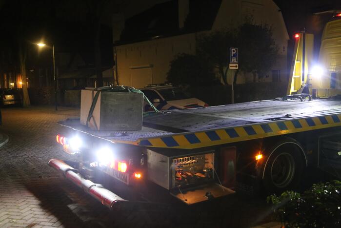 Loodzware kluis ligt urenlang op straat