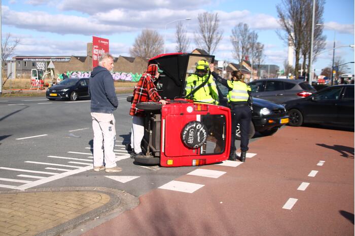 Bestuurder landt op zijn kant met Canta