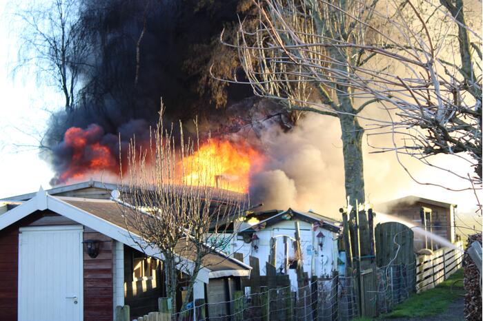 Flinke uitslaande brand in woning