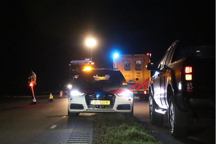 Auto belandt in sloot