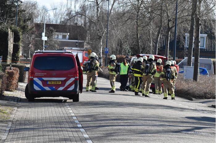 Brandweer ontruimt veertig woningen na gaslek