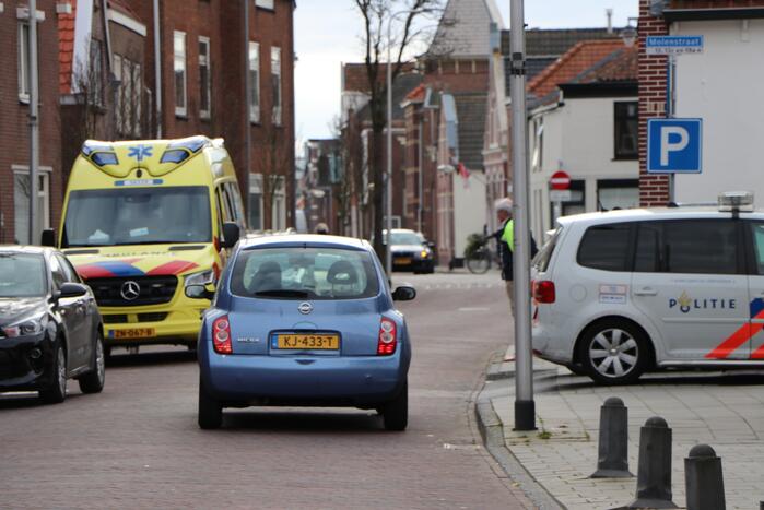 Man met scootmobiel ten val