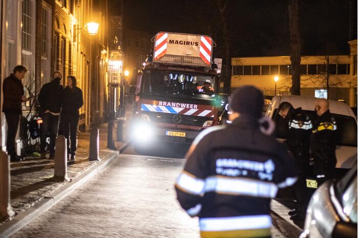 Veel rook door brand in schoorsteenkanaal