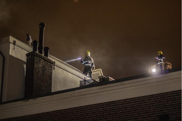 Veel rook door brand in schoorsteenkanaal