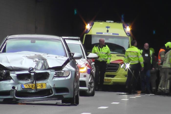 Ongeval met meerdere voertuigen in Beneluxtunnel