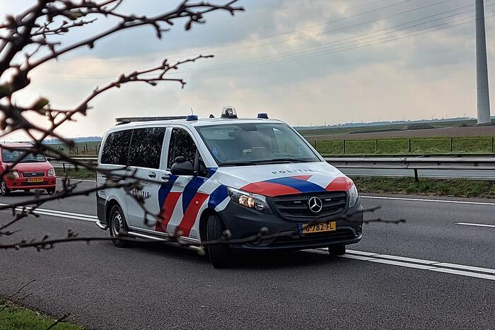 Ongeval tussen personenauto's op de rijksweg