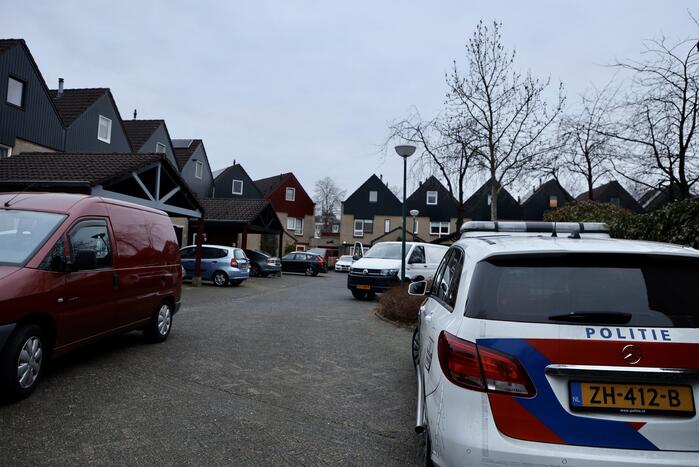 Overleden persoon aangetroffen in woning