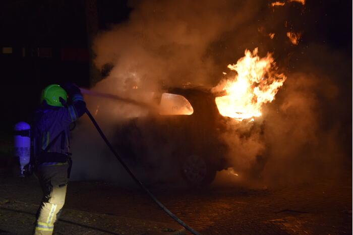 Auto volledig uitgebrand