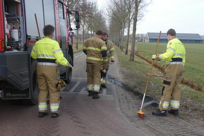 Kilometerslang oliespoor na ongeval