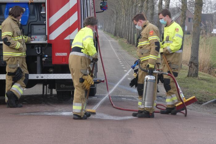 Kilometerslang oliespoor na ongeval