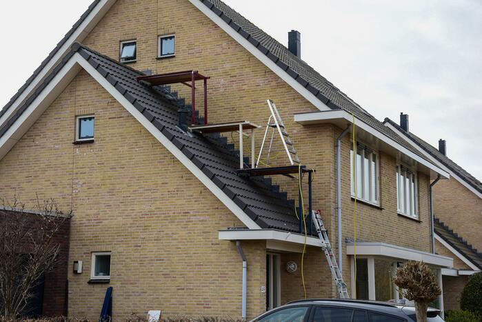 Man ernstig gewond na val van dak in Vrijheidsakker