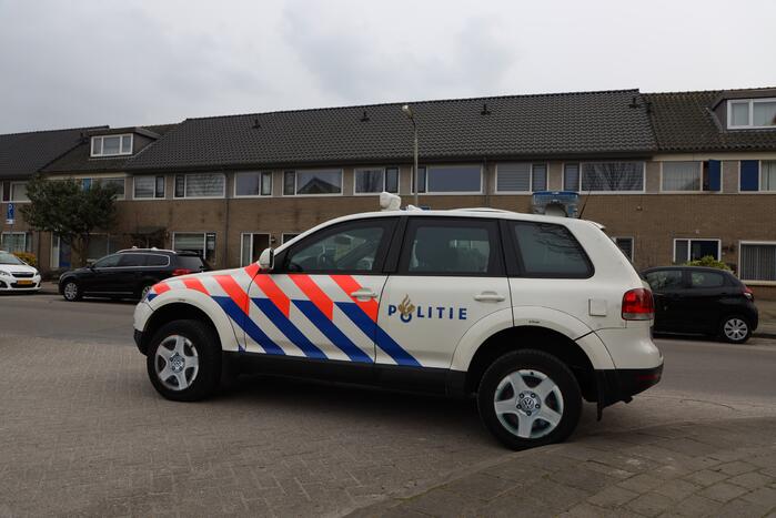 Zwaarbewapende agenten bij woning in Schuilenburg