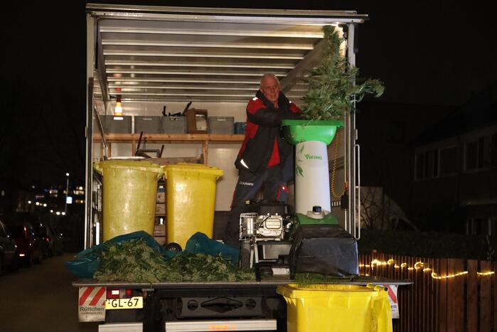 Zwaarbewapende agenten bij woning in Schuilenburg