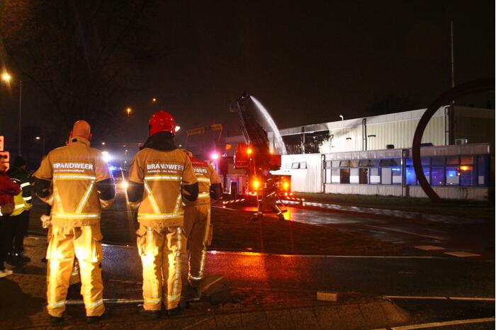 Uitslaande brand in Westelijk Havengebied