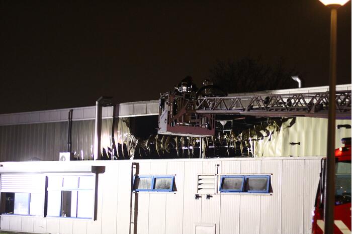 Uitslaande brand in Westelijk Havengebied