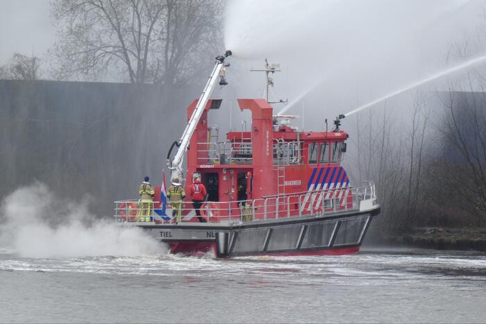 Zeer grote brand bij verschrotingsbedrijf