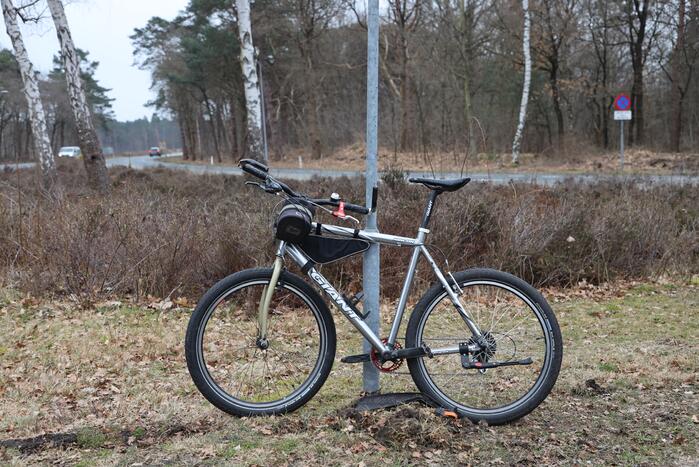 Mountainbiker gewond bij botsing