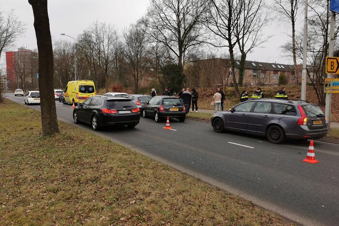 Drie auto's met elkaar in botsing