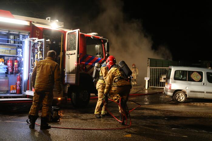 Vrachtwagencabine verwoest door brand